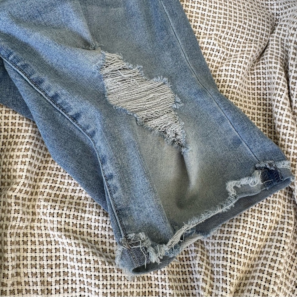 Rewash Distressed Denim Bermuda Shorts Size 3 Juniors 26 Waist Raw Hem Stretch - Picture 3 of 11